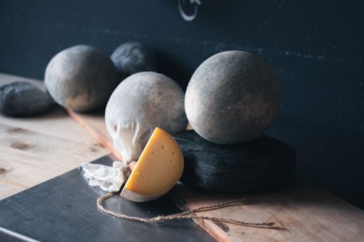 PurCrü Urgold ist ein Halbhartkäse aus der Käserei PurCrü