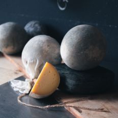 PurCrü Urgold ist ein Halbhartkäse aus der Käserei PurCrü